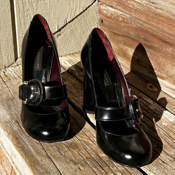 BURBERRY Mary Jane Buckle Black Pump Size 38 - Picture 2 of 6